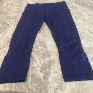 Killer Lululemon crops! 💙